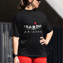 Carica l&#39;immagine nel visualizzatore di Gallery, T-shirt nera &quot;Friends&quot;
