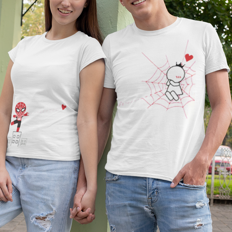 T-shirt bianca di coppia 