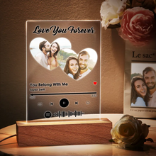 Carica l&#39;immagine nel visualizzatore di Gallery, Targa &quot;Love you&quot; con base in legno a led e codice spotify 15cmx20cm personalizzabile
