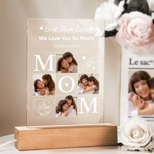 Carica l'immagine nel visualizzatore di Gallery, Targa "MOM" con base in legno a led 15cmx20cm personalizzabile
