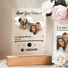 Carica l&#39;immagine nel visualizzatore di Gallery, Targa &quot;Love you&quot; con base in legno a led e codice spotify 15cmx20cm personalizzabile
