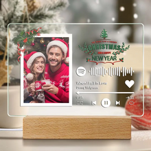 Carica l&#39;immagine nel visualizzatore di Gallery, Targa &quot;Christmas&quot; con base a led in legno e codice spotify con foto personalizzabile 20cm x 15cm
