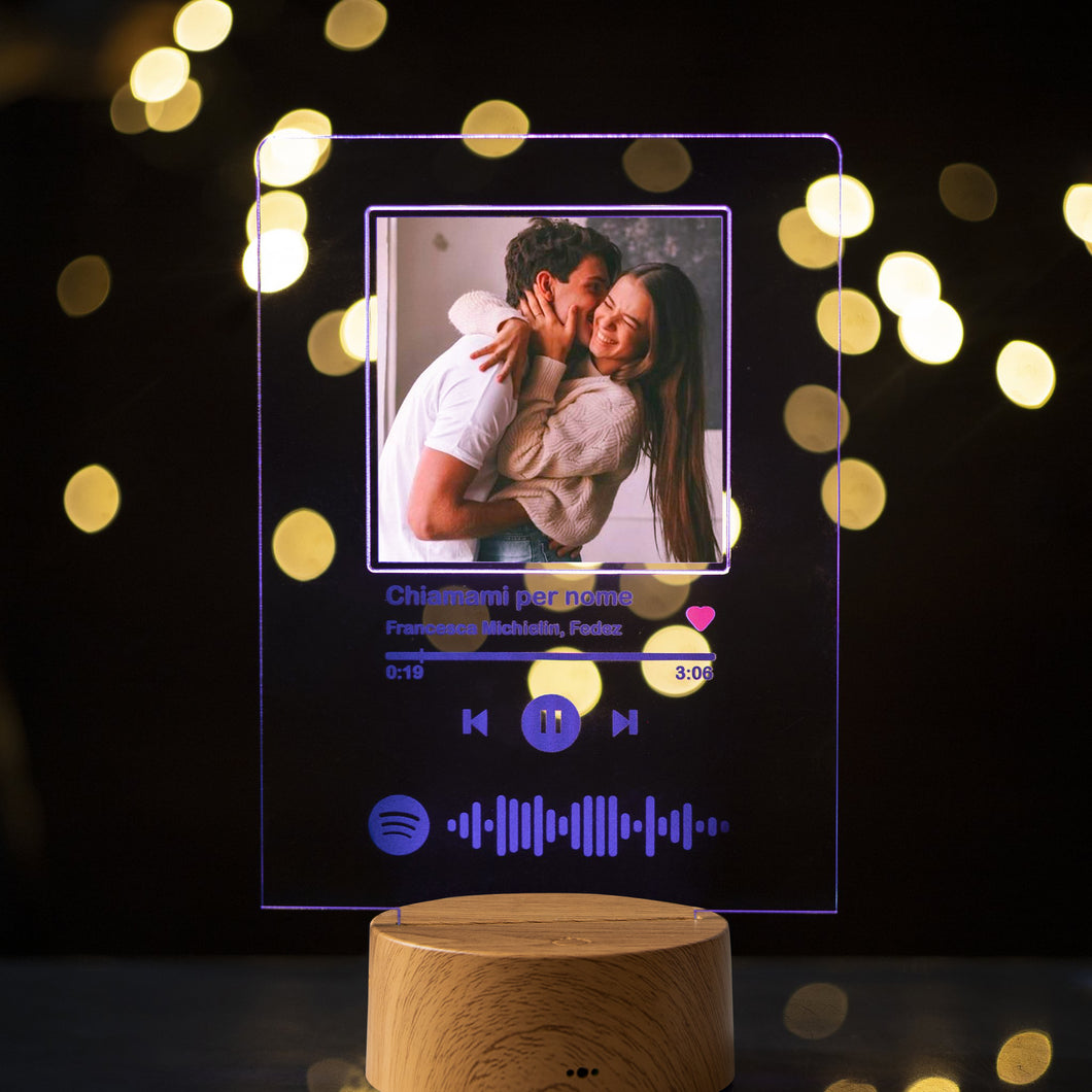 Targa con base tonda effetto legno a led e codice spotify con foto personalizzabile 15cm x 20cm