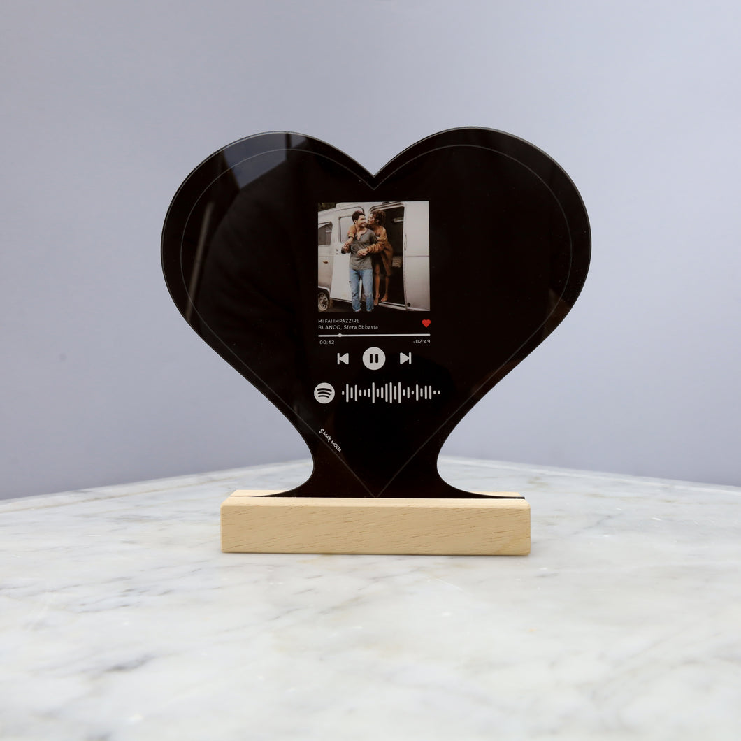 Targa colorata a forma di cuore con base in legno e codice spotify con foto personalizzabile 15cm x 18 cm