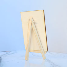 Carica l&#39;immagine nel visualizzatore di Gallery, Targa in legno con stand in legno e codice spotify con foto personalizzabile 10cm x 15cm
