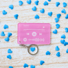 Carica l&#39;immagine nel visualizzatore di Gallery, Portachiavi rosa con codice Spotify personalizzabile 8,5cm x 5,5cm
