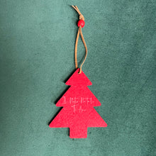 Carica l&#39;immagine nel visualizzatore di Gallery, Decoro Albero di Natale in feltro con foto o dedica personalizzabile
