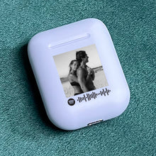Carica l&#39;immagine nel visualizzatore di Gallery, Cuffie Bluetooth glicine pastello con codice spotify e foto personalizzabile
