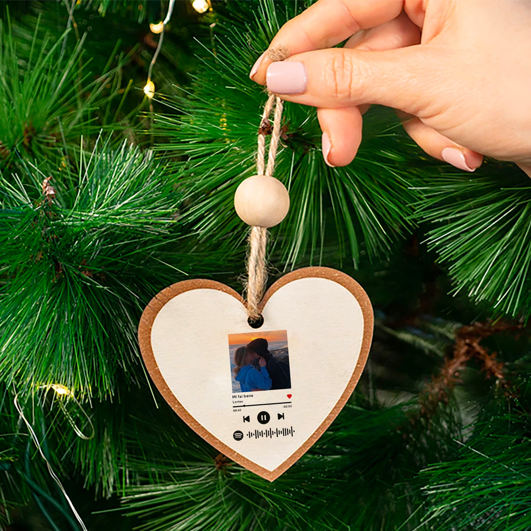 Decoro natalizio in legno a forma di cuore con codice Spotify e foto personalizzabile